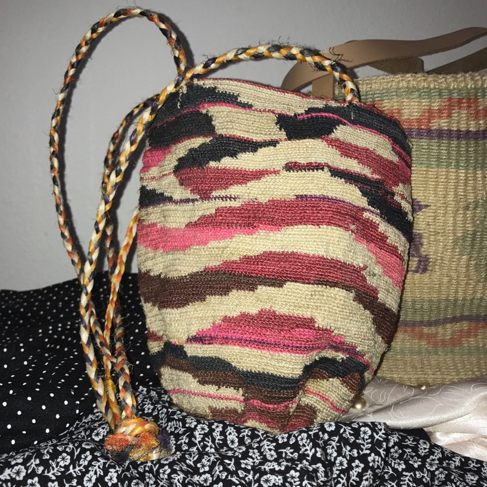 Vintage straw woven bags & vintage leather purses - Picture 4 of 8